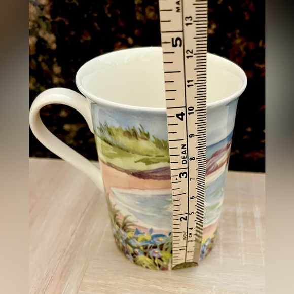 Carole Holding Studios Bermuda Mugs in Fine Bone China set of 4 - Picture 10 of 16